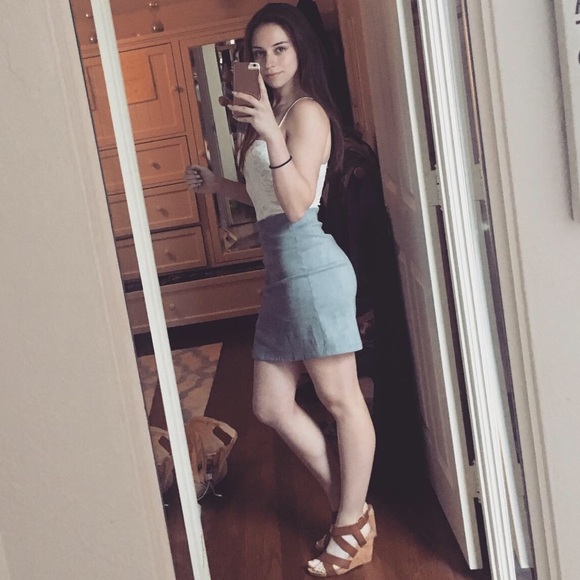 Meet your Posher, Melissa - Picture 3 of 4